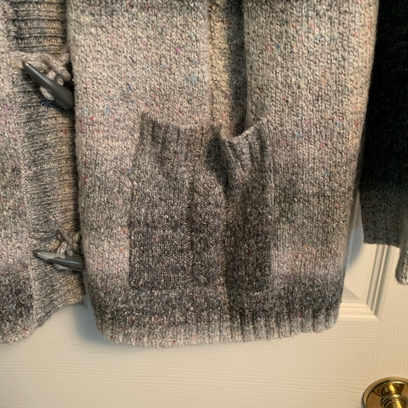 Ladies long grey sweater coat. XL. - Picture 5 of 5